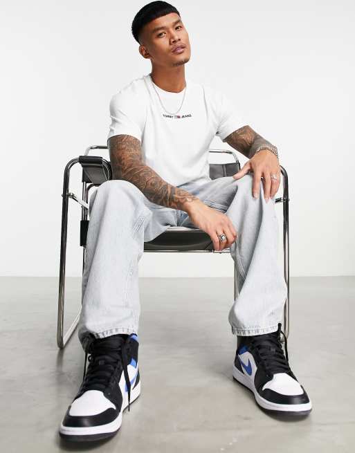 Tommy Jeans - Hvid T-shirt med lille tekstlogo på brystet, 4 af 4