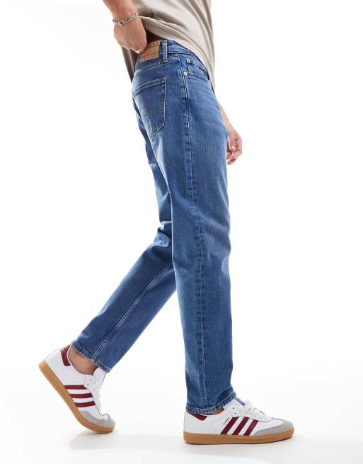 Tommy Jeans Isaac relaxed tapered jeans in mid wash, 3 of 5