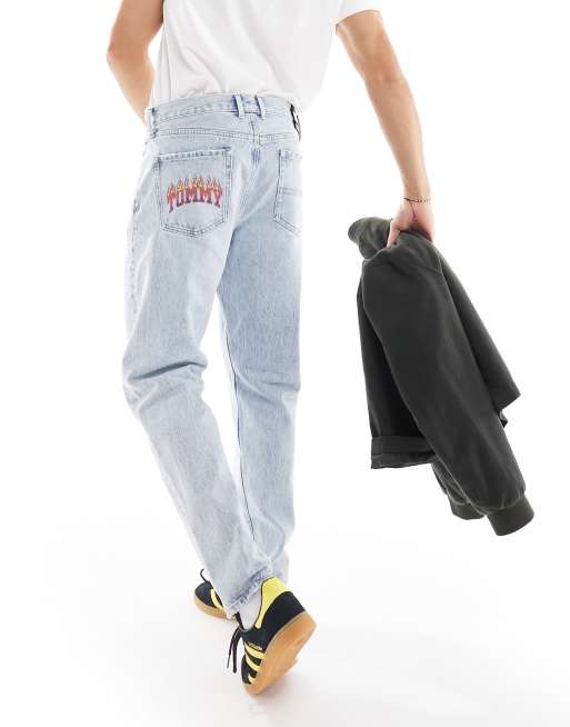 Tommy Jeans - Isaac - Tapered jeans i afslappet pasform i lys vask