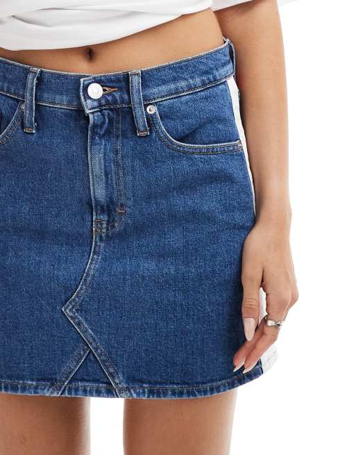 Tommy Jeans - Izzie - Mini-jupe en jean à délavage moyen, 4 de 5