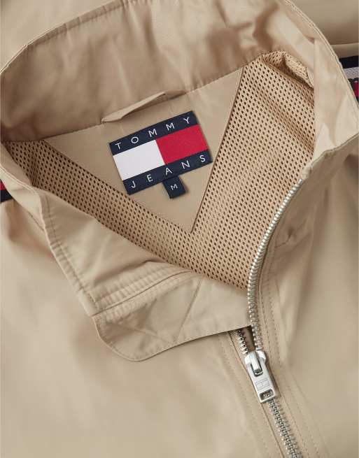 Tommy Jeans Jacke mit Global-Streifenband und Reißverschluss in Beige, 7 von 7