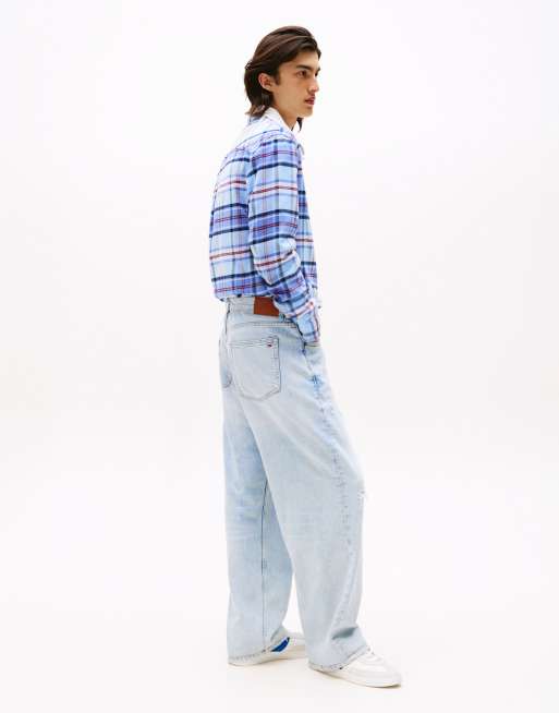 Tommy Jeans Jamie loose straight leg ripped jeans in light wash , 3 of 4