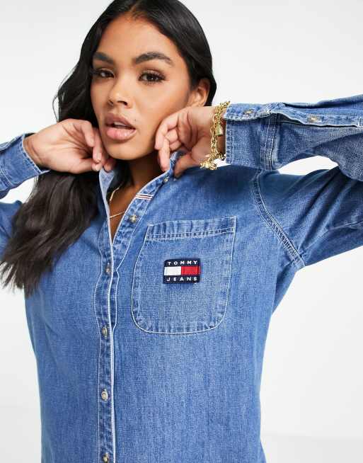 Tommy Jeans – Jeanshemd in verwaschenem Indigomittelblau mit Flaggenlogo, 3 von 4