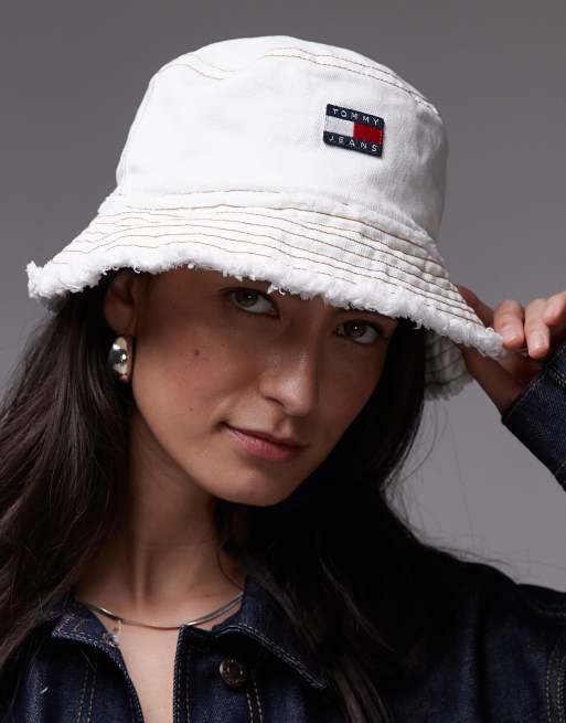 Tommy Jeans – Jeansowy kapelusz typu bucket w kolorze ecru z postrzępionym wykończeniem