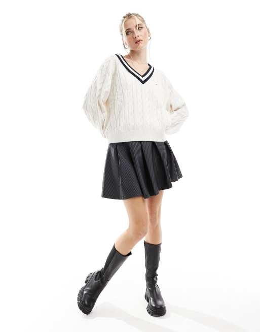 Tommy Jeans - Kabeltrui met V-hals in wit