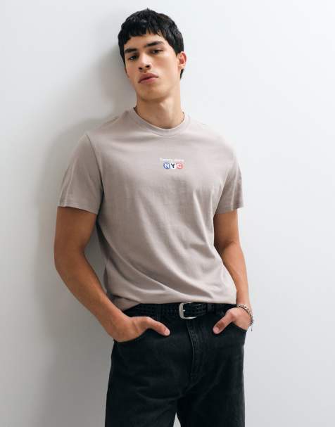 Tommy Jeans – Kamiennobeżowy dopasowany T-shirt z logo Subway - view 1