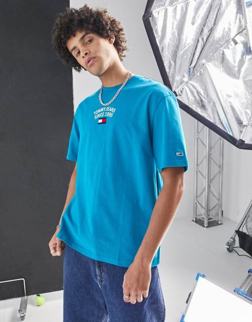 Tommy Jeans – Kastiges Baumwoll-T-Shirt in Blau mit mittigem Logo 