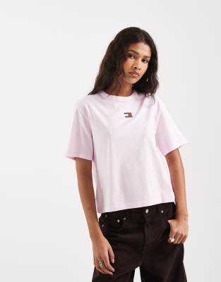 Tommy Jeans - Kastiges T-Shirt in Rosa mit Aufnäher