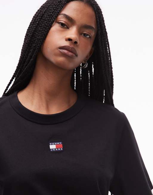 Tommy Jeans – Kastiges T-Shirt in Schwarz mit mittigem Logo-Aufnäher, 2 von 4