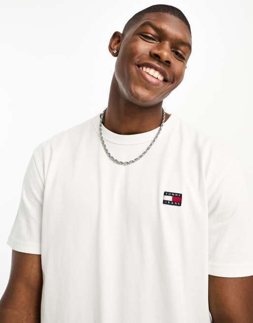 Tommy Jeans – Klassisches T-Shirt in Weiß mit Aufnäher