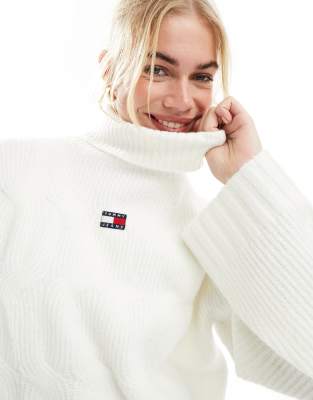 Tommy jeans best sale jumper white