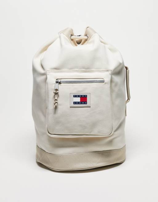 Tommy Jeans – Krämvit slingväska med flagglogga