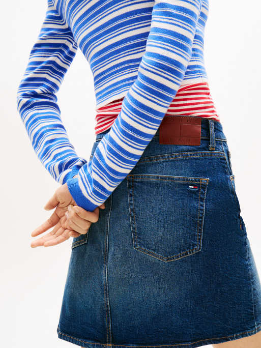 Tommy Jeans – Kurzer Mom-Jeansrock in Dunkelblau mit ultrahohem Bund, 3 von 5