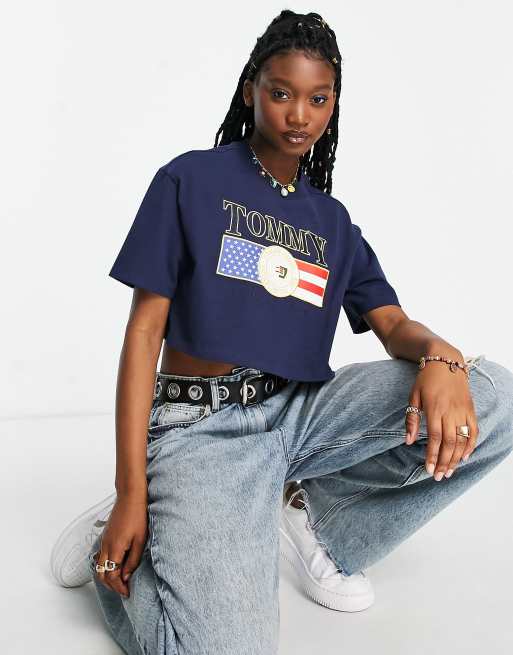 Tommy Jeans – Kurzes T-Shirt in Marineblau mit amerikanischer Flagge