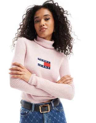 Tommy Jeans - Langärmliges Rollkragen-Strickoberteil in Rosa