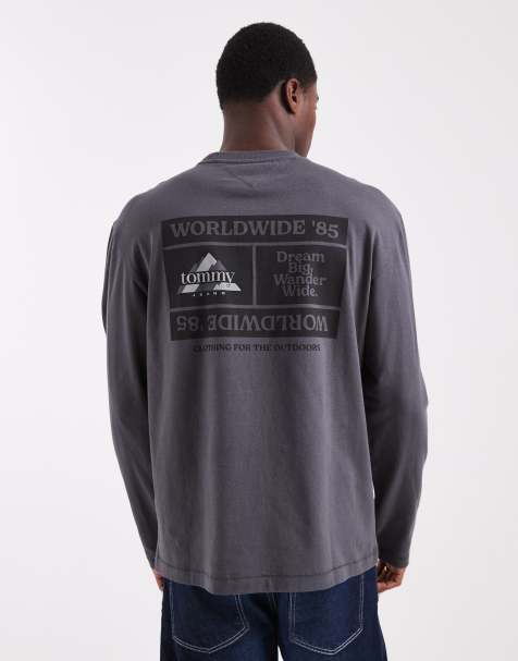 Tommy Jeans – Langärmliges Shirt in verwaschenem Schwarz mit gestapeltem Logo - view 1