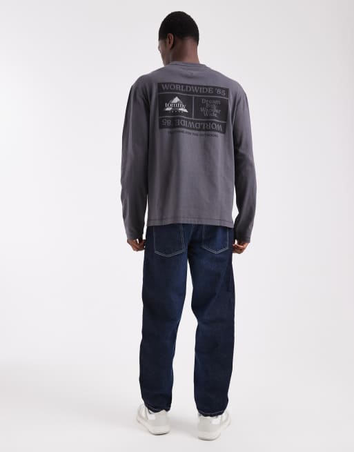 Tommy Jeans – Langärmliges Shirt in verwaschenem Schwarz mit gestapeltem Logo , 3 von 5