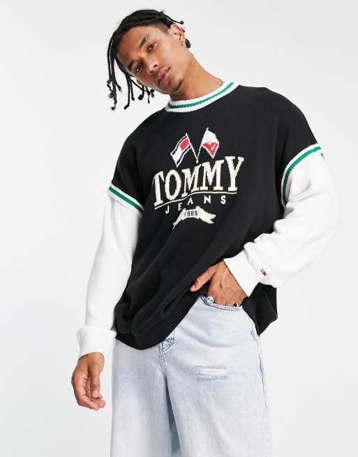 Tommy Jeans - Langærmet T-shirt med lagdelt strik og moderne college-logo i sort i skater-pasform