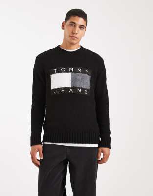 Tommy Jeans Large Flag Center Logo Sweater In Black