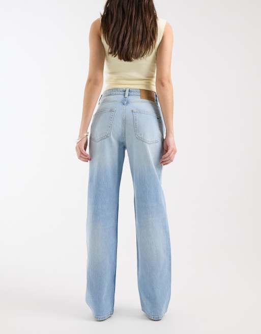 Tommy Jeans Layla high rise slim straight fit jeans in light wash blue, 3 of 5