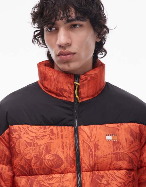 Tommy Jeans leafy all-over print puffer jacket in orange, 5 of 5