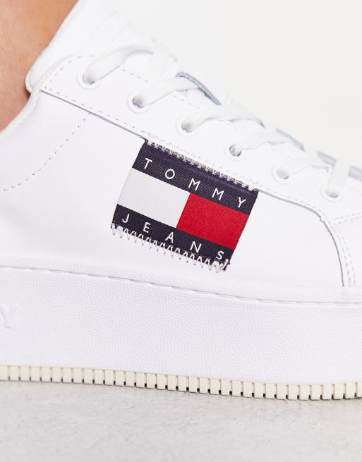 Tommy hilfiger white & navy flatform deals flag sneaker trainers