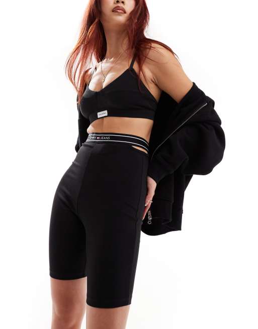 Tommy Jeans - Leggingshort met logobies in zwart