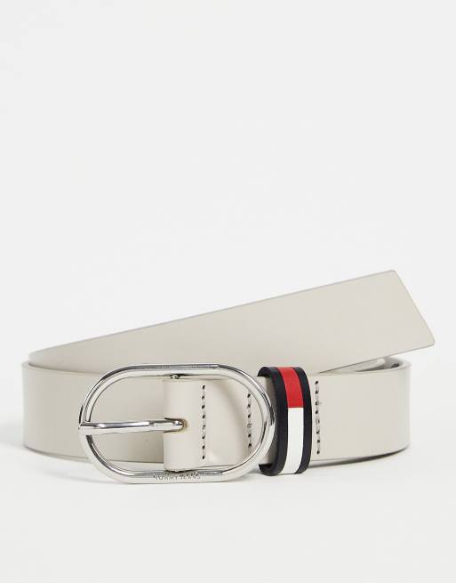 Tommy Jeans - Leren riem met ovale gesp en logo en ecru