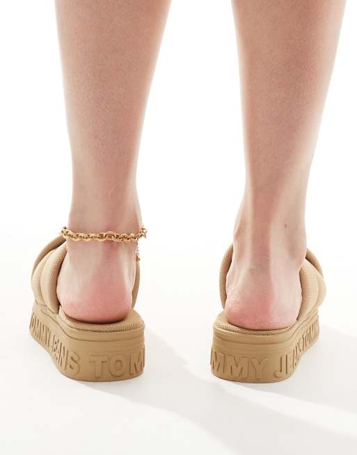 Tommy Jeans Lettering Sandali color sabbia flatform ASOS