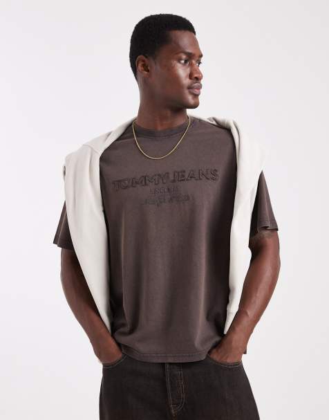 Tommy Jeans - Lifted - Brun T-shirt med klassisk centralt logo - view 1