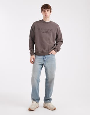 Tommy Jeans Lifted Classic Centre Logo Sweatshirt In Brown