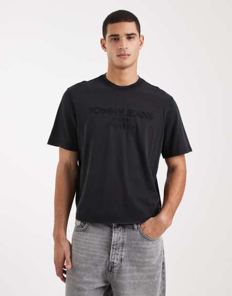 Tommy Jeans lifted classic centre logo t-shirt in black 