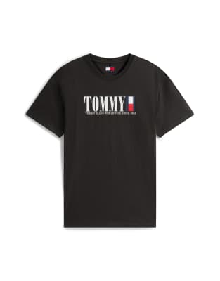 Tommy Jeans Linear Flag Logo T-shirt In Black