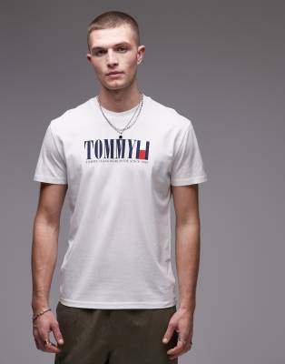 linear flag logo t-shirt in white