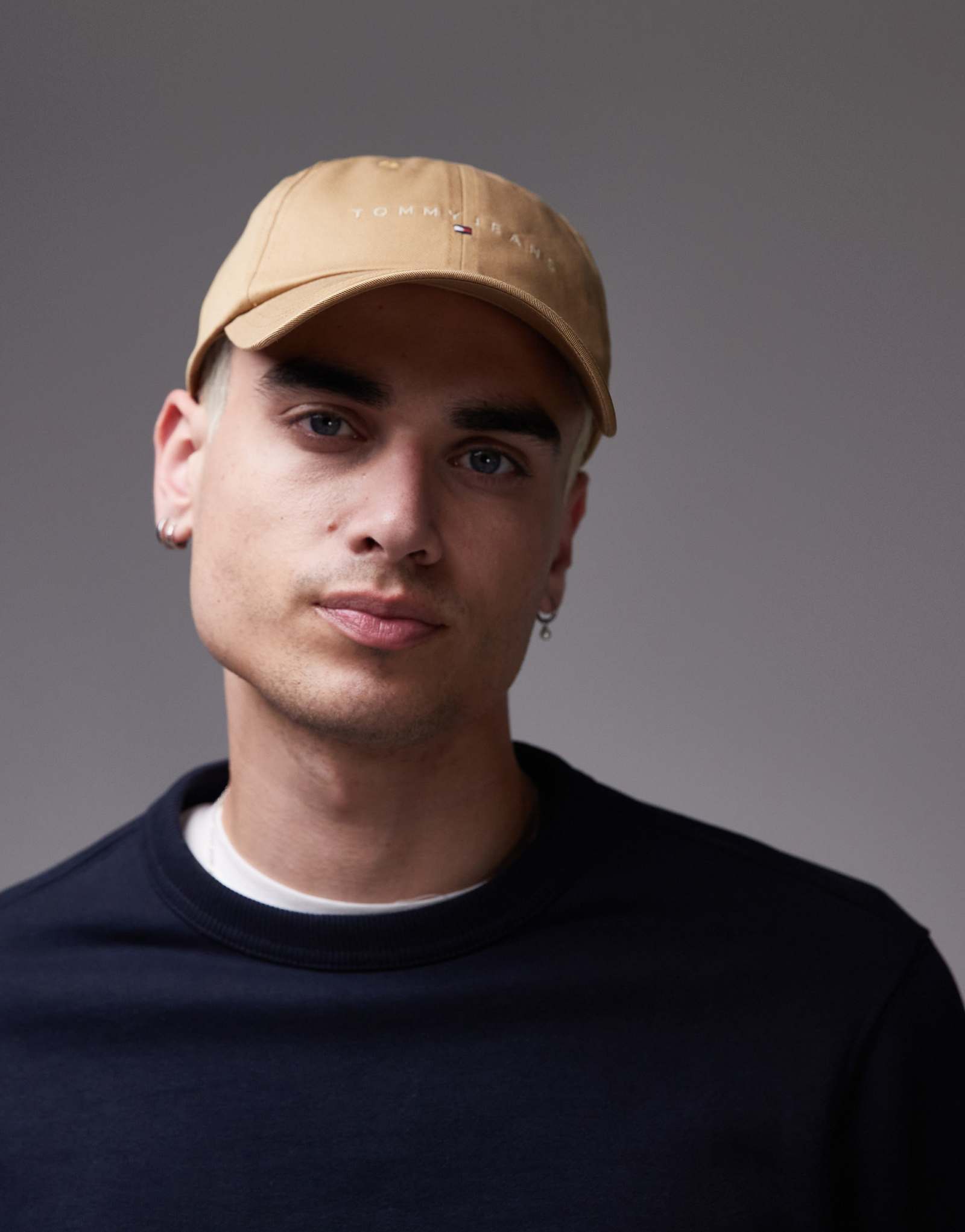 Кепка с линейным логотипом Tommy Jeans коричневого цвета