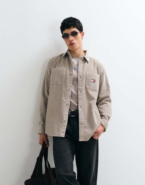 Tommy Jeans – Locker geschnittenes Cordhemd in Stein - view 1