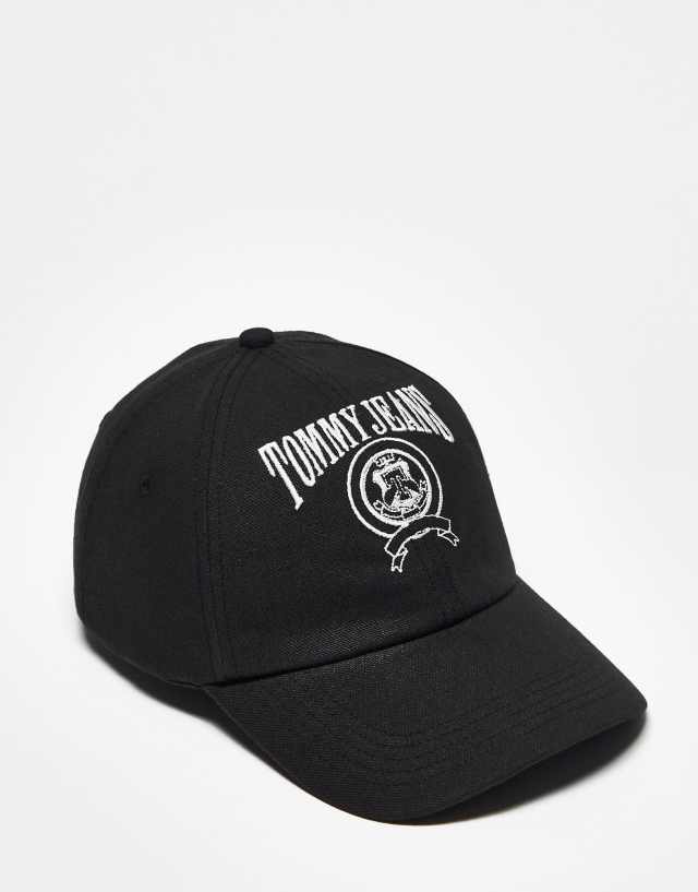 Tommy Jeans logo canvas cap in black