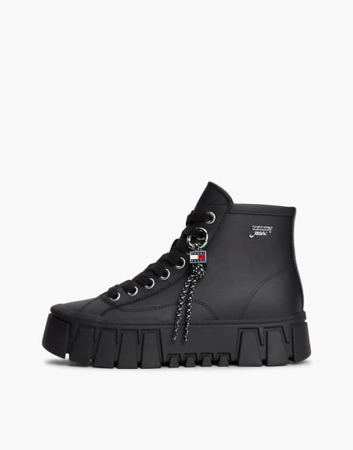 Tommy Jeans Logo charm platform trainers with leather in black, 7 of 7