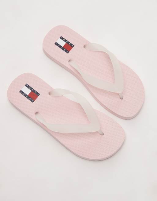 Tommy Jeans logo flip flops in baby pink, 2 of 4