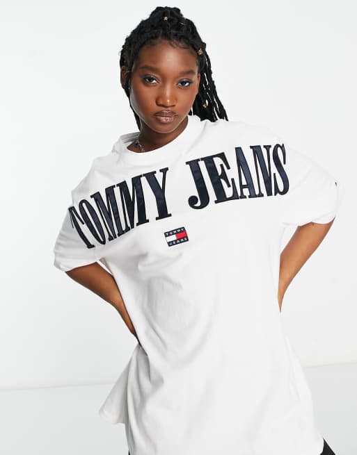 Tommy Jeans logo oversized t-shirt in white | ASOS