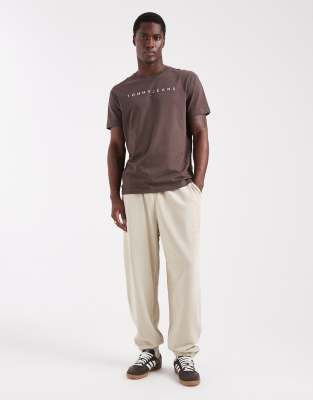 Tommy Jeans Logo Relaxed Joggers In Brown
