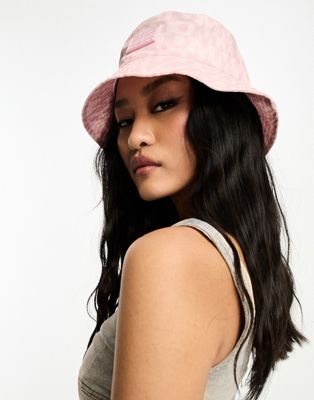 Tommy Jeans logomania bucket hat in pale pink - ASOS Price Checker
