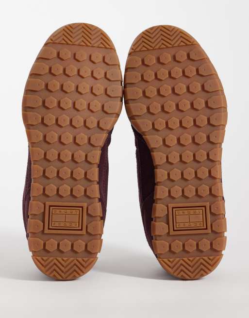 Tommy Jeans Lowla real suede trainers in burgundy, 5 of 5