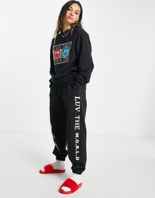 Tommy Jeans – Luv The World – Sweatshirt mit Rundhalsausschnitt in Schwarz,  Kombiteil | ASOS