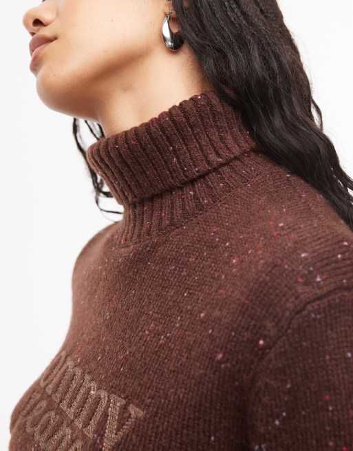 Tommy Jeans - Maglione a collo alto color marrone cioccolato, 3 di 4