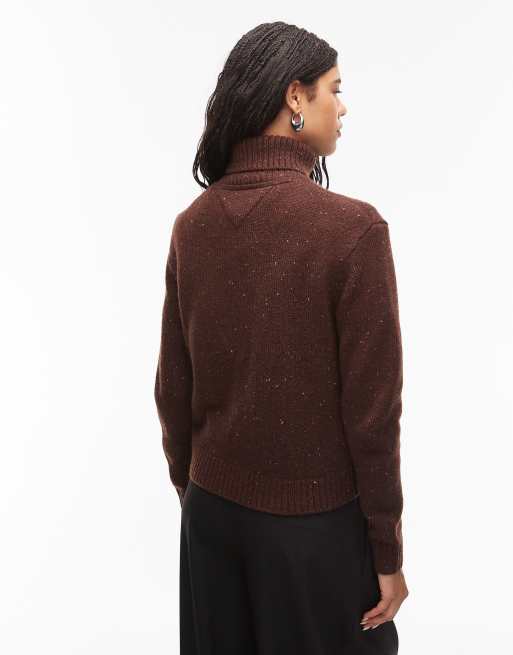 Tommy Jeans - Maglione a collo alto color marrone cioccolato, 4 di 4