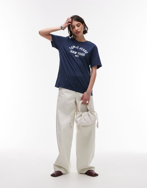 Tommy Jeans – Marinblå, avslappnad t-shirt med collegelogga - view 1
