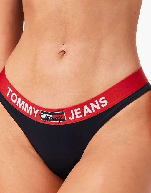 Tommy Jeans – Marinblå bikiniunderdel i brasiliansk modell med logga 