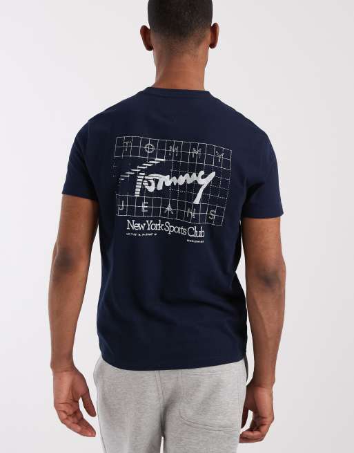 Tommy Jeans – Marinblå t-shirt med flagglogga baktill, 2 av 5