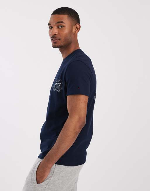 Tommy Jeans – Marinblå t-shirt med flagglogga baktill, 4 av 5